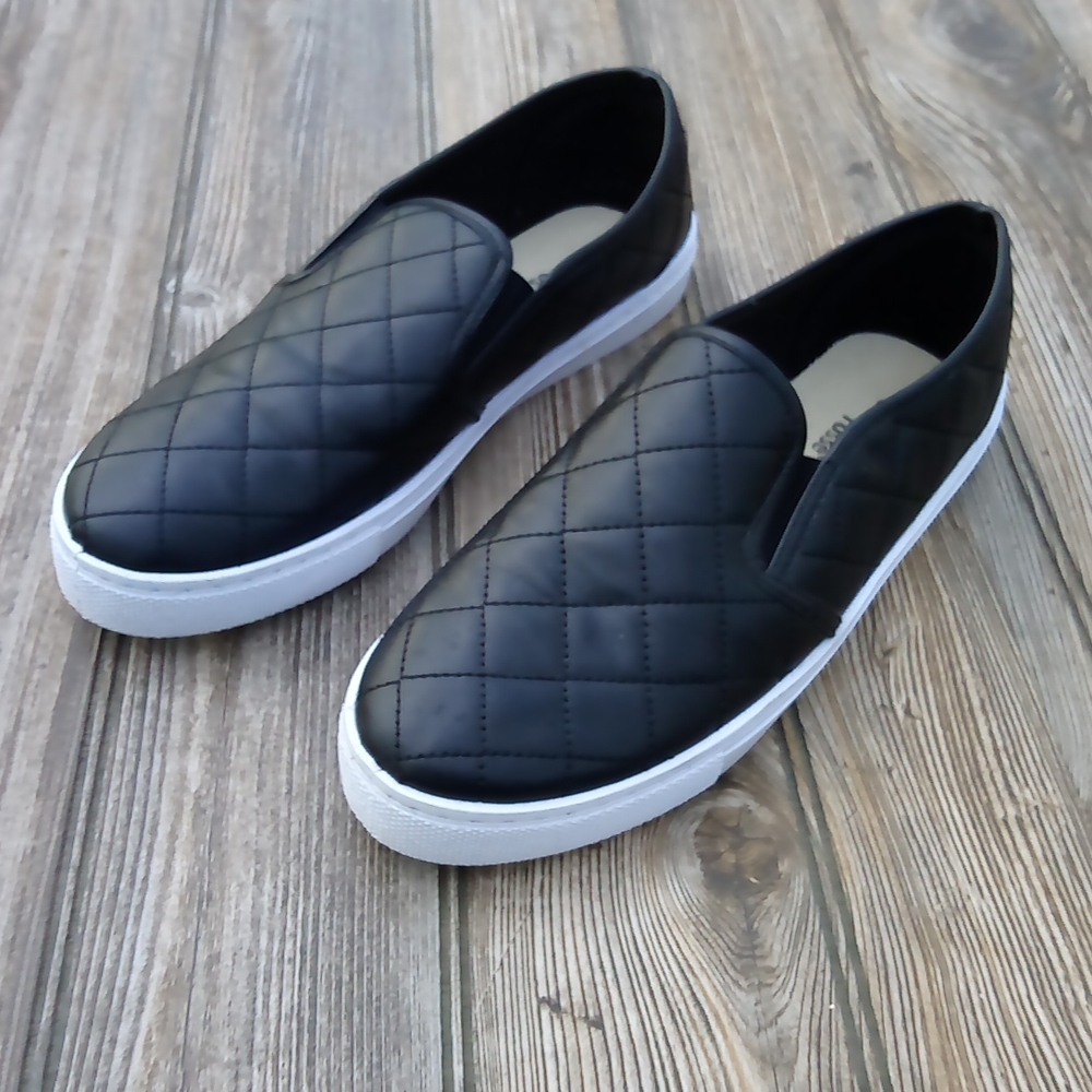 Charlotte Russe Black & White Quilted Shoes